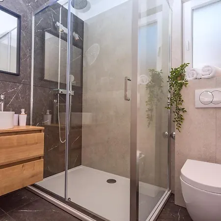 Almic With Heated Pool, 5 Bedrooms, Gaming Room, A Multi-use Playground Court 빌라